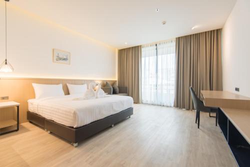 room detail thumbnail 1