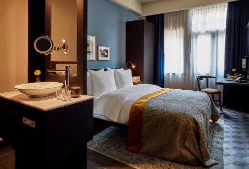 1 queen bed
