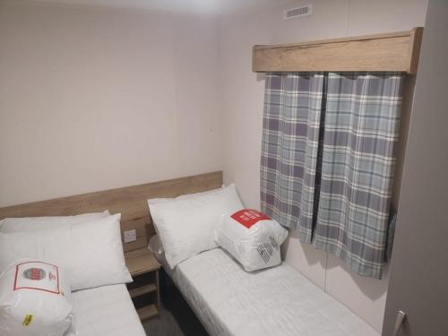 Tattershall Lakes 2020 8 Berth Caravan With Hot Tub