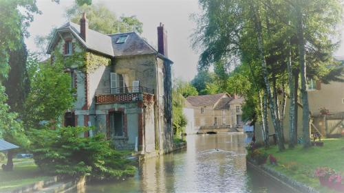 Viesnīcas āriene, Maison du Moulin in Donzy (Burgundy)