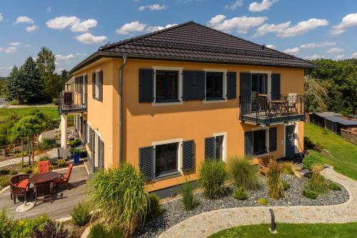 花園, Landhaus Waltersdorf - Pool & Wellness in 霍恩斯泰因