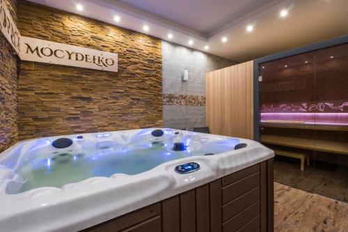 熱水浴缸, 斯塔茲拉度假旅館 (Dom Wypoczynkowy U Staszla) in 班斯卡維茲納