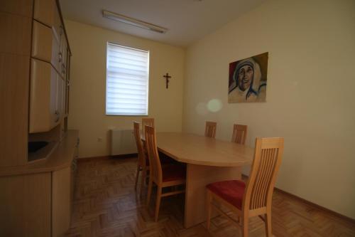 Iekārtas, Hostel Teresianum in Aleksinac