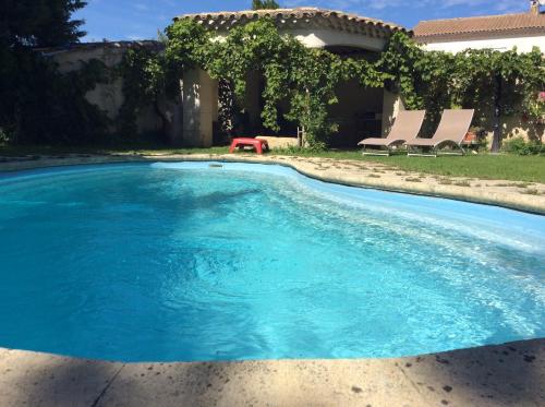 Úszómedence, Chambre PoP Provence in Pierrelatte