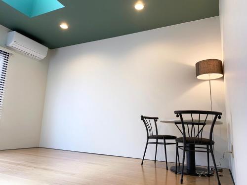 room detail thumbnail 1