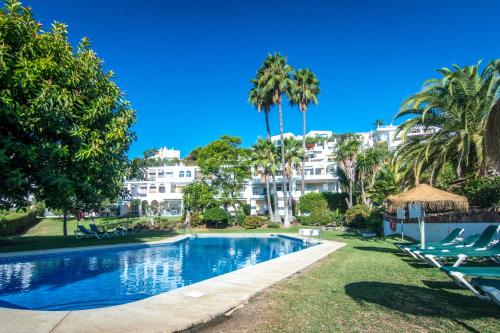 appartement gelegen aan de golfbaan op La Quinta Benahavis Marbella