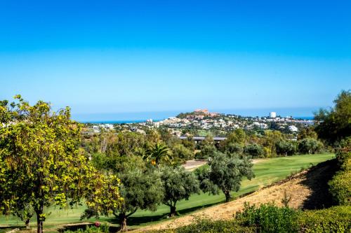 appartement gelegen aan de golfbaan op La Quinta Benahavis Marbella