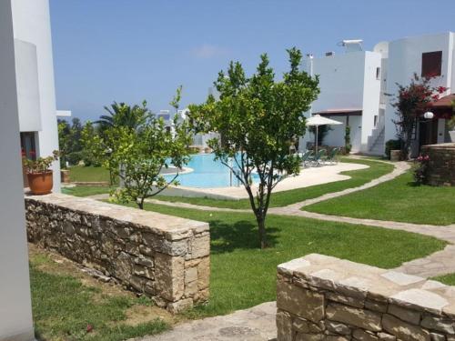  Splendid Holiday Home in Crete with Swimming Pool in 74100 Ayía Paraskeví