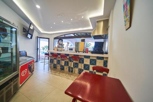 Hotel Bajamar Ancladero Playa - image 9