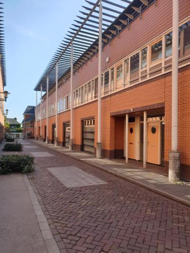  #EatSleepEnjoyRepeat, Unterkunft in Hilversum