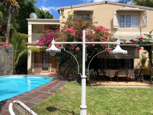 PAILLE EN QUEUE with HEATED POOL PISCINE CHAUFFEE