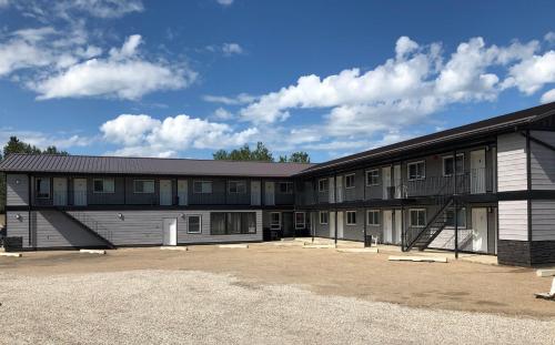 . Onoway Inn and Suites
