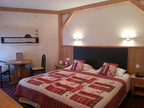Chambre avec 2 lits, traditionnelle, vue partielle sur le lac