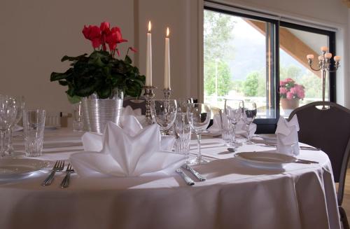 Nordfjord Hotell - image 2