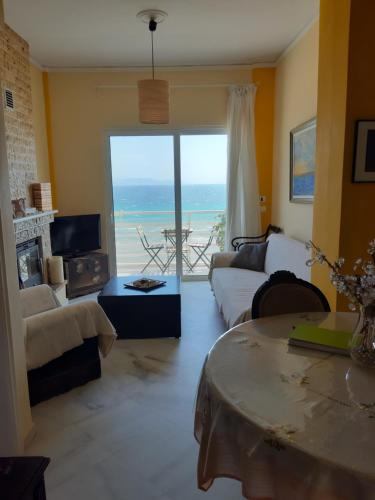 Apartment Michalis by the Sea