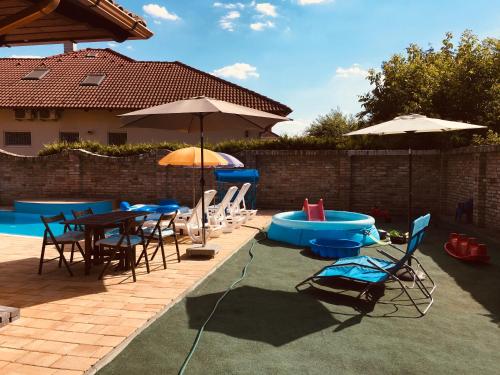  Bed&Pool Apartment in Vecsés