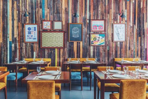 Restaurant, Amelie Hotel Manila in Malate