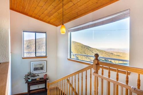 North Peak Custom View Home - image 4