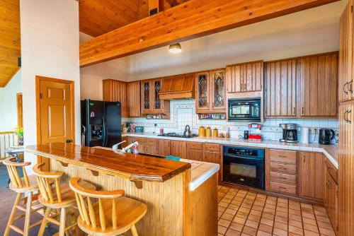 North Peak Custom View Home - image 5