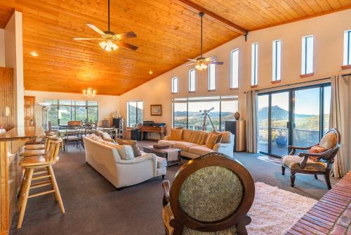 North Peak Custom View Home - image 7