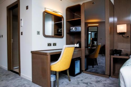 room detail thumbnail 2