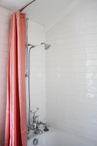 Bloom Cottage - image 4