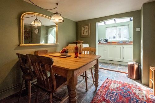 Bloom Cottage - image 10