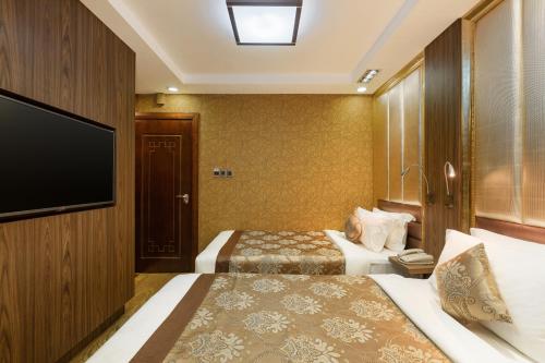 Superior Twin Room (Without Window) room in Best Western Chinatown Hotel