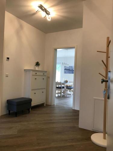TOP-Ferienwohnung bei Berlin, bis 3 Gäste, Terrasse und Garten (TOP-Ferienwohnung bei Berlin, bis 3 Gaste, Terrasse und Garten) in 貝斯滕塞