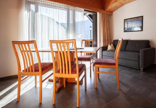 Apartment with Mountain View