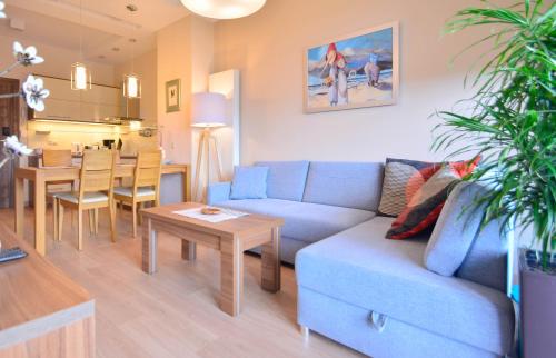 Apartment with Partial Sea View image 9