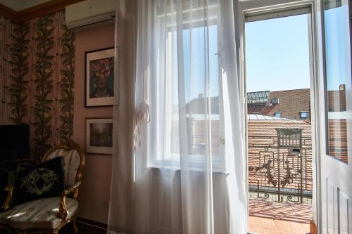  CityX Gold Pop in Budapest