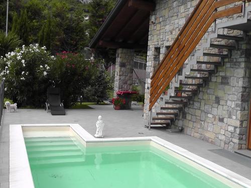 Swimming pool, B&B I Viandanti in Piancogno