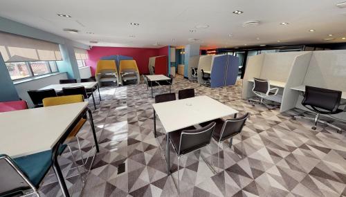 Village Hotel Leeds North - image 14