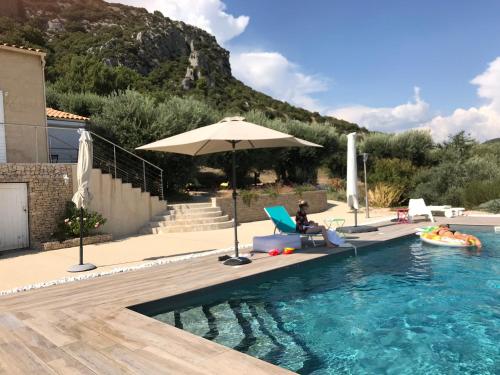 Luxury air-con Villa, heated pool, stunning views, nearby a lively village - Location, gîte - Volx