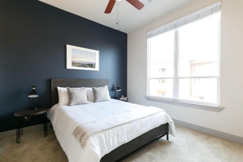 Phenomenal 2BR/2BA with Pool & Gym by Howard - image 8