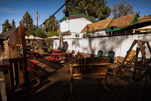 Embers Lodge & Cabins