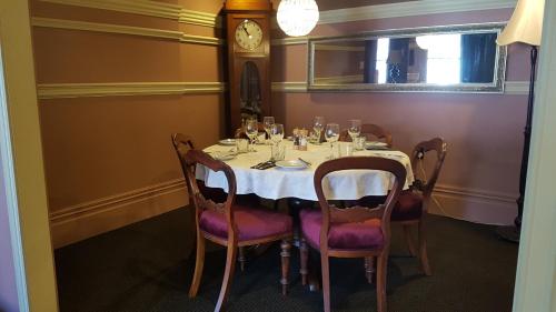 مطعم, The Prospect of Howick Accommodation in اوكلاند الشرق