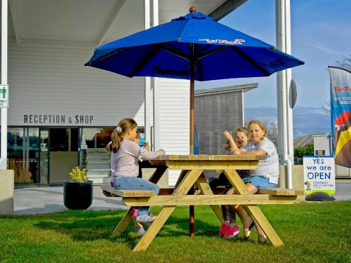 Hokitika's Kiwi Holiday Park and Motels in حوكتيكا