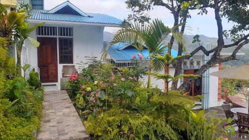 Exterior view, Bintang Bungalow Tour & Travel in Ende