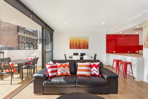 

Sydney CBD Apartment (61LP)