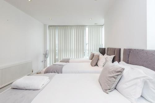 EXCEL LONDON MAJESTIC APARTMENT - image 2