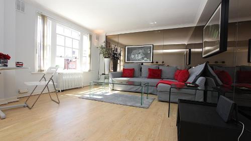 Parkwest/marble Arch Apartment, , London