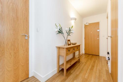 EXCEL LONDON MAJESTIC APARTMENT - image 7