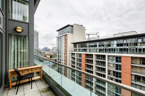 EXCEL LONDON MAJESTIC APARTMENT - image 11
