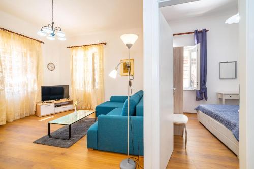 History Apartments Center 2