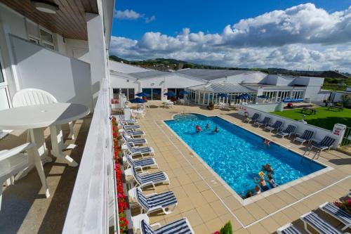 Double or Twin Room with Pool View