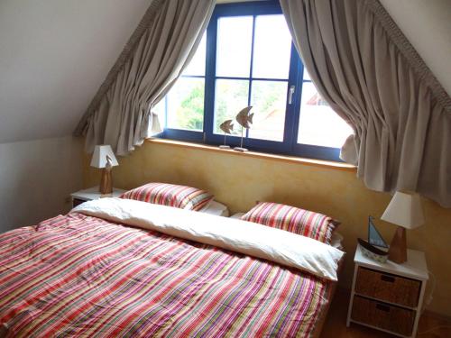 FERIENHAUS SOMMERTRAUM - KINDERFREUNDLICH - 3 Schlafzimmer, Garten, Bad und G-WC, Kaminofen 167m von Gänseweg entfernt