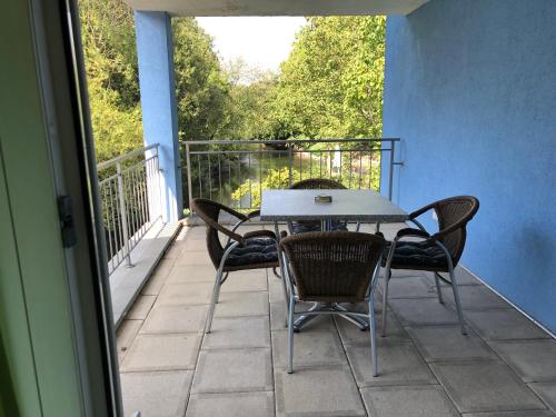 陽台/露台, Hotel Mühleinsel (Hotel Muhleinsel) in 肯辛根