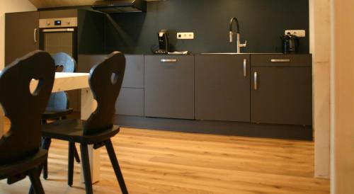 MO Chalet - image 2